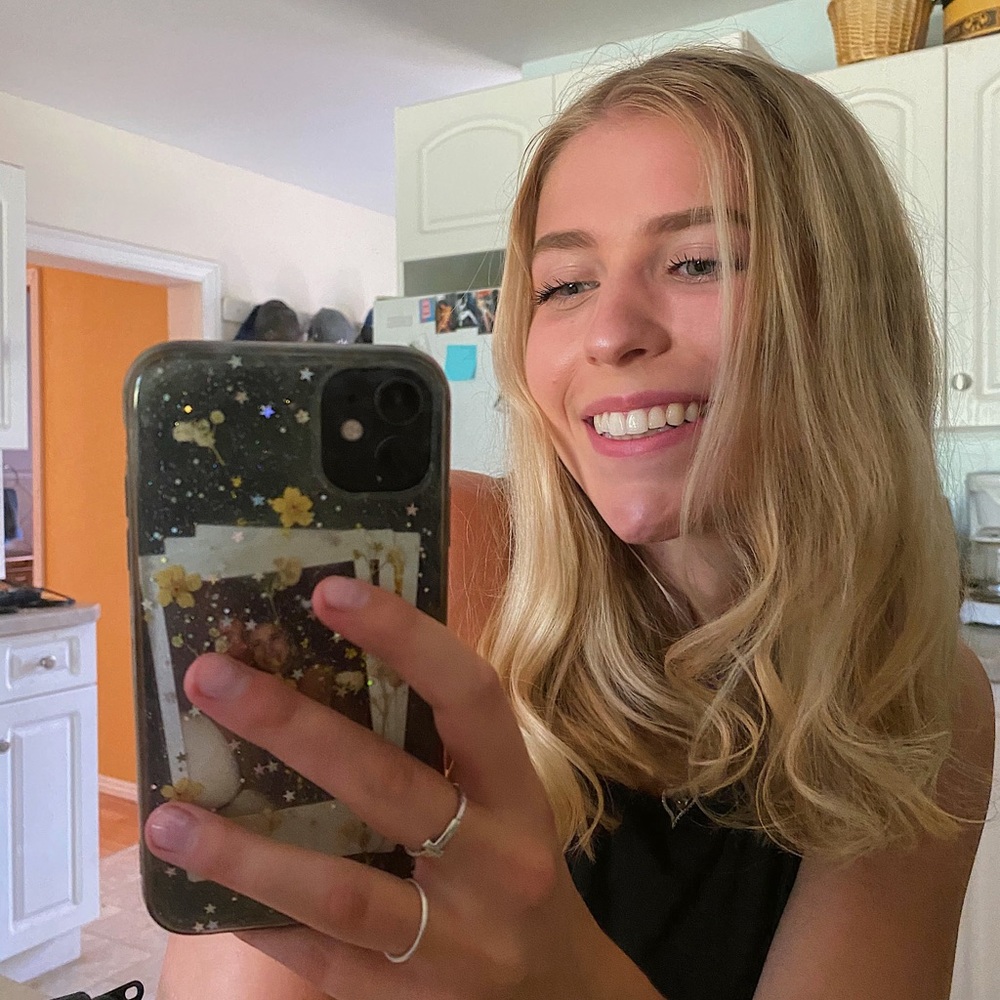 Meet your Posher, Kayla